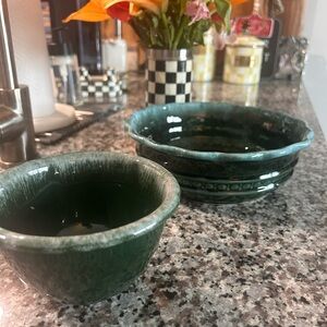 USA TWO HULL AGATE GREEN AND BLUE FOAM DRIP GLAZE OVEN PROOF MIXING BOWL